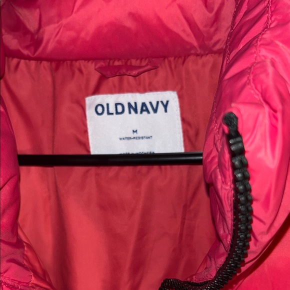 Old Navy Women's Hot Pink/Red Puffer Jacket - Picture 2 of 11